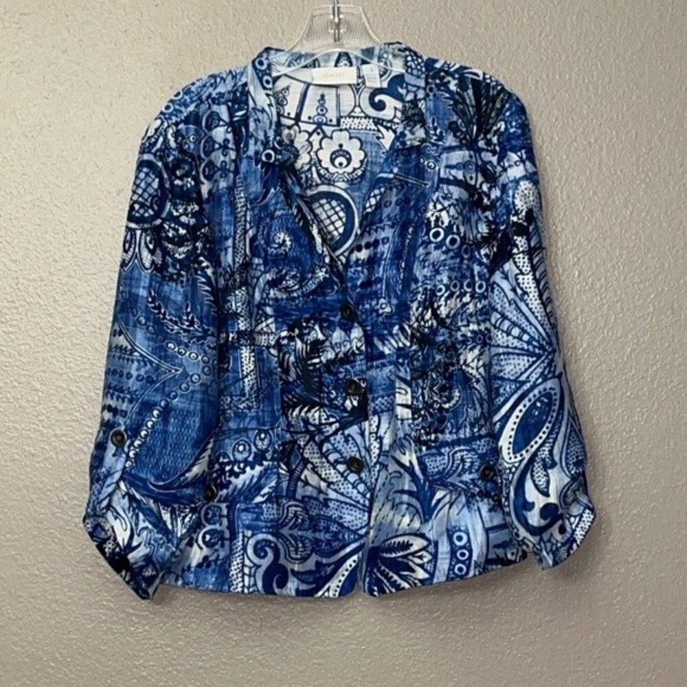 CHICOS top blouse 1 Medium blue floral linen blend rushed tab sleeve button down